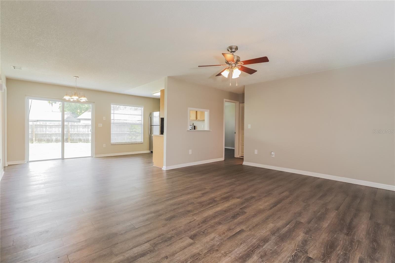 1002 Pinehaven Ct Property Photo 3