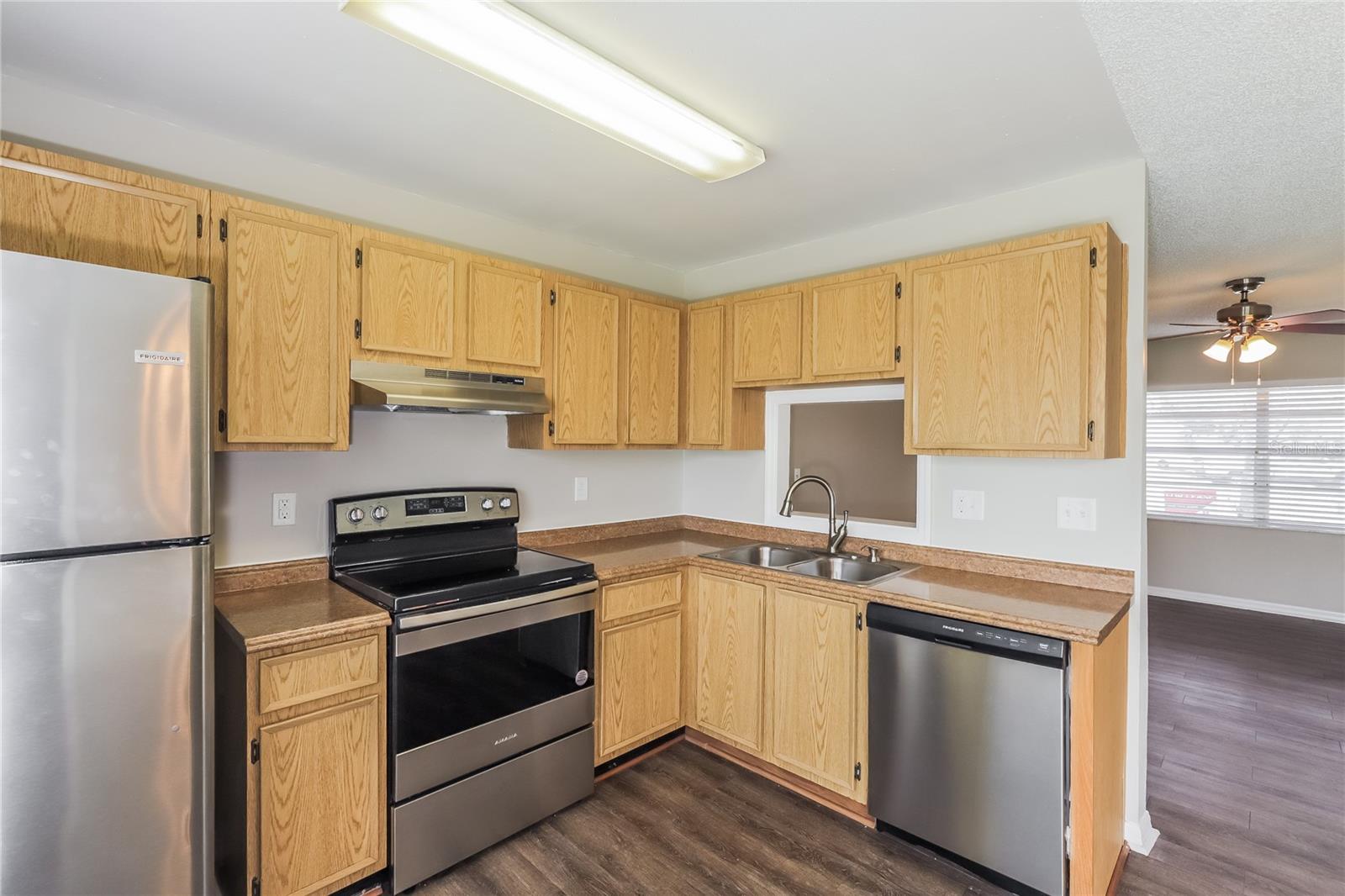 1002 Pinehaven Ct Property Photo 6