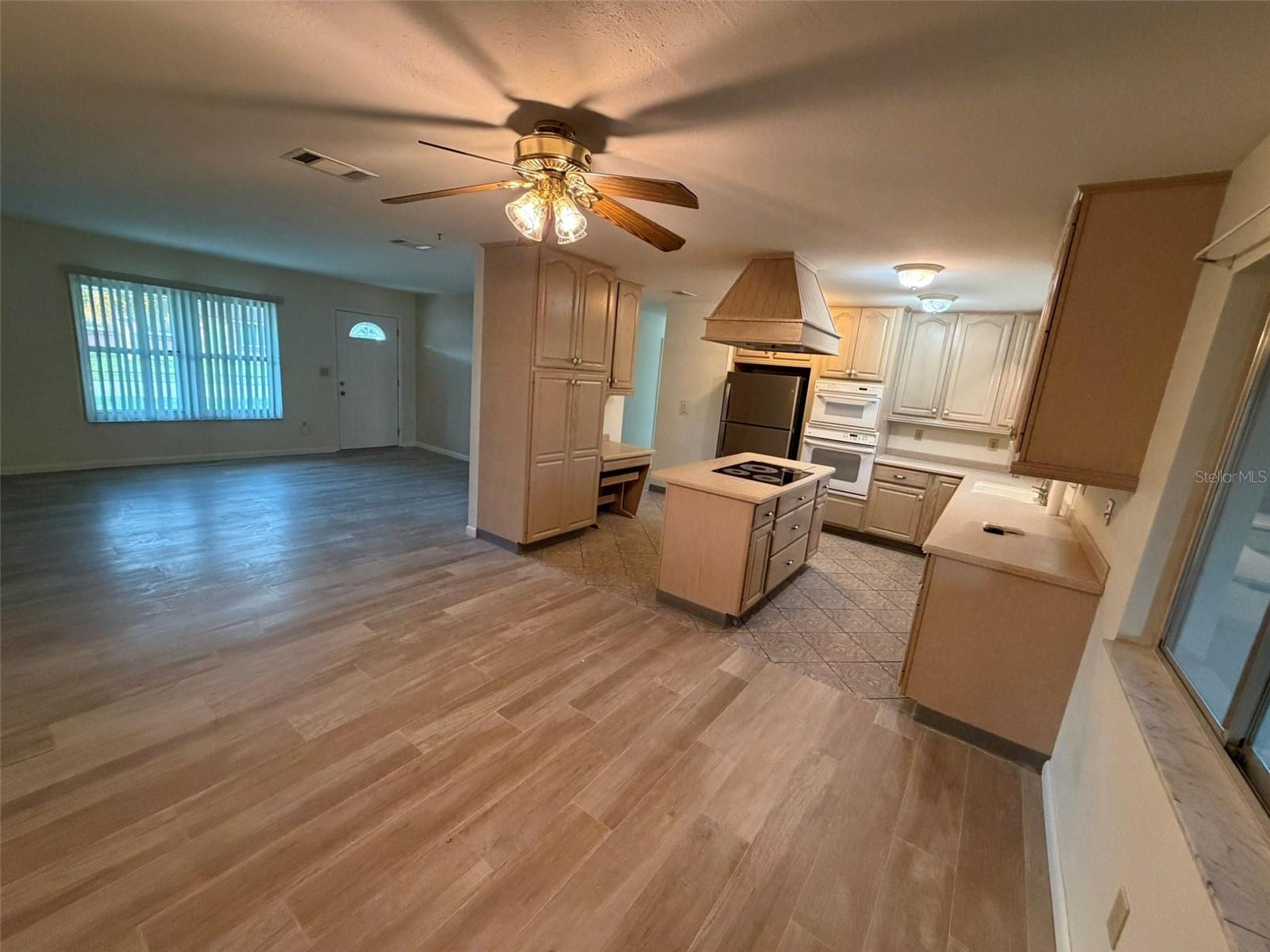8228 San Jacinto Ave Property Photo 6