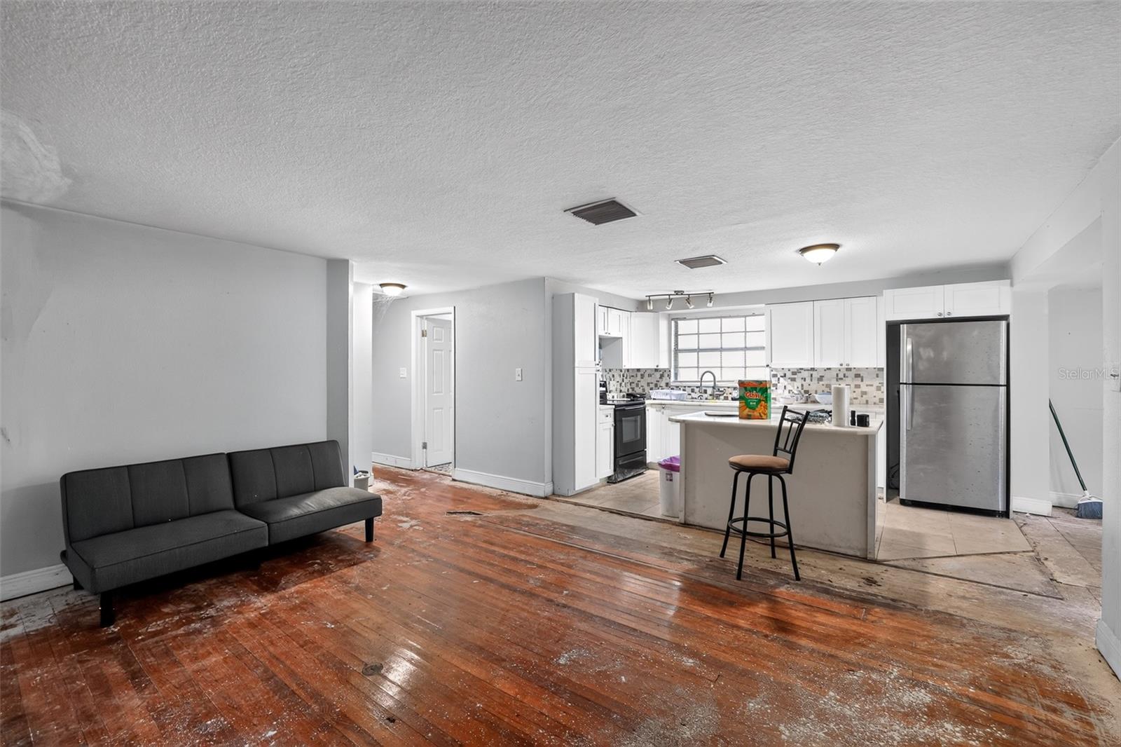 10109 Main St Property Photo 5