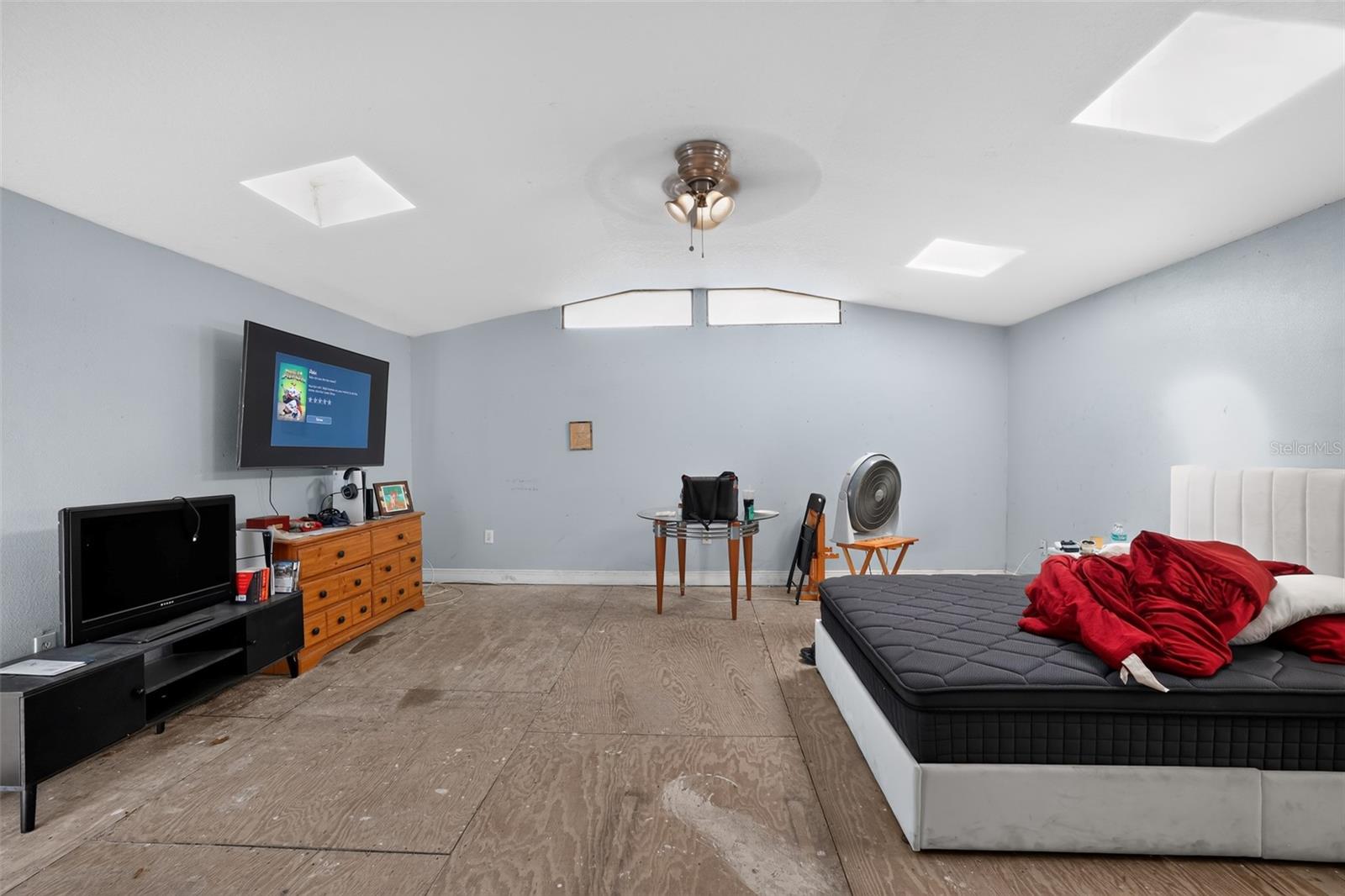 10109 Main St Property Photo 14