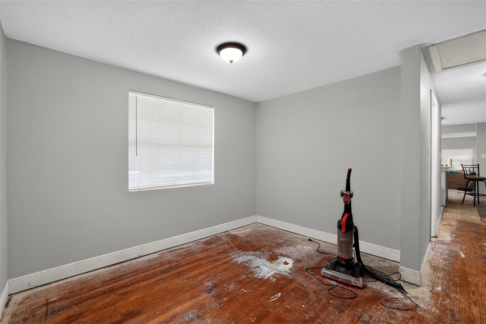 10109 Main St Property Photo 15