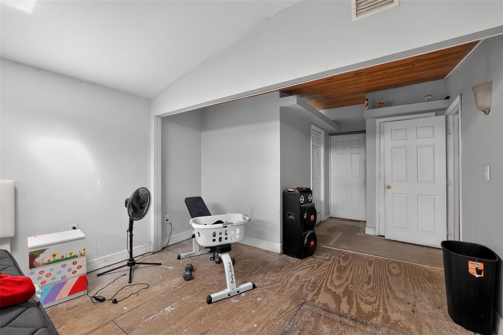 10109 Main St Property Photo 18