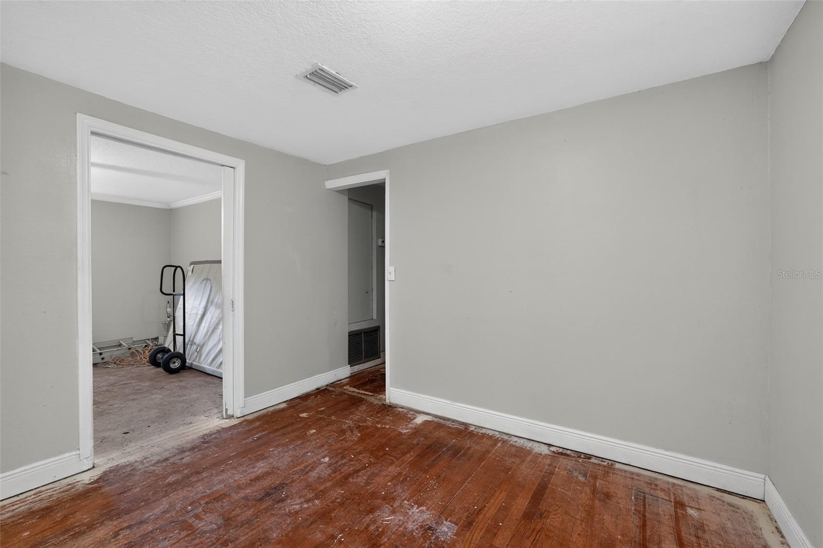 10109 Main St Property Photo 19