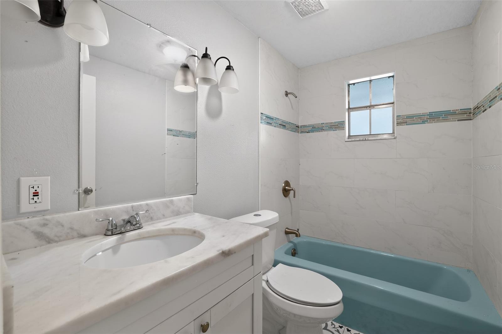 10109 Main St Property Photo 23