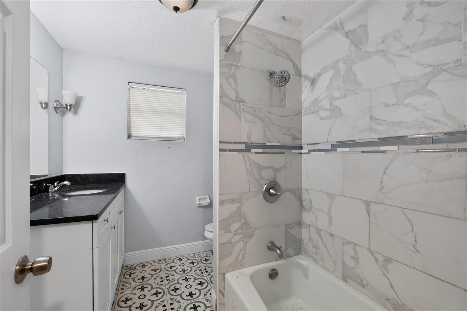 10109 Main St Property Photo 27