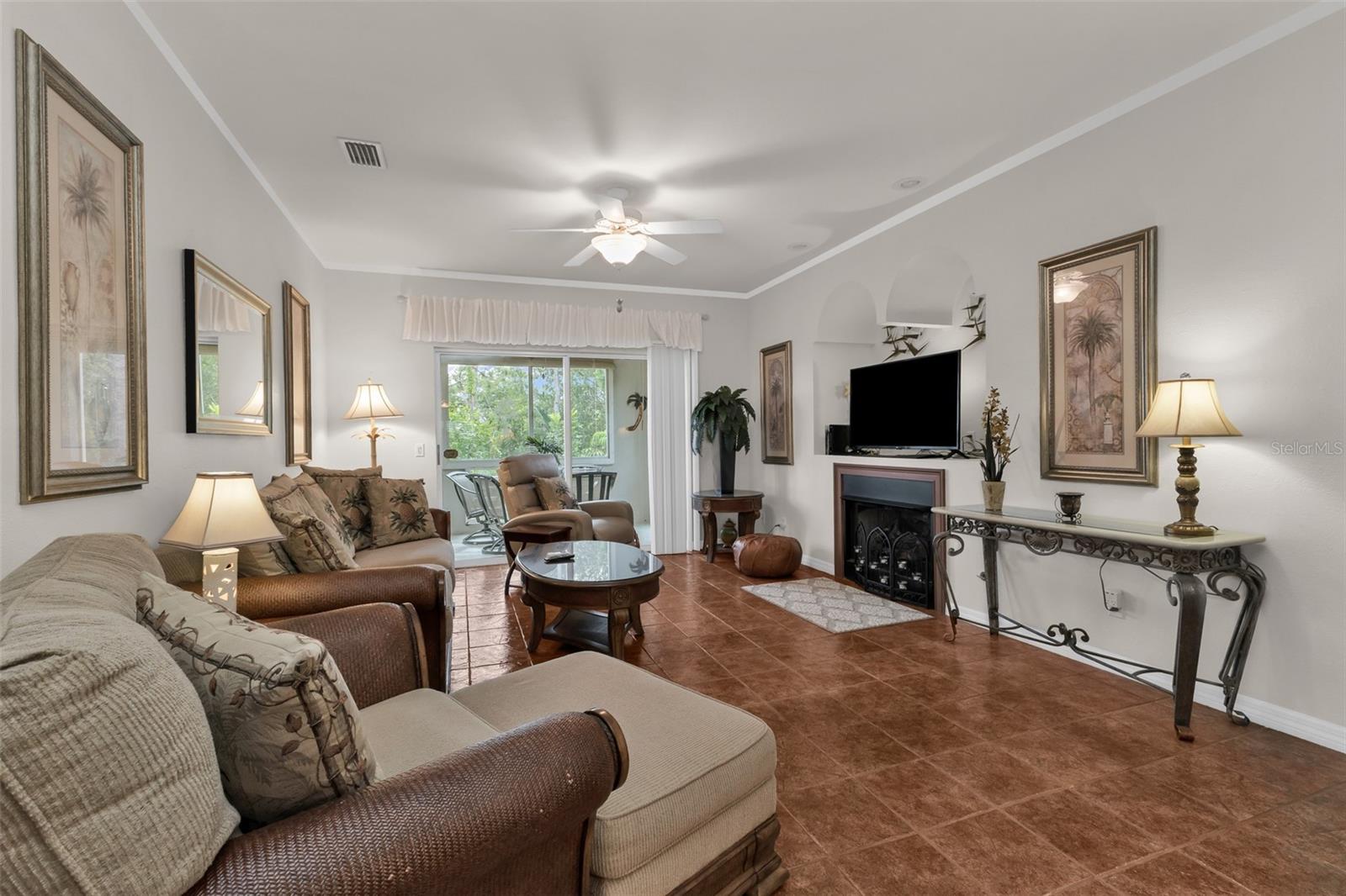 2090 Big Pass Ln #d Property Photo 6