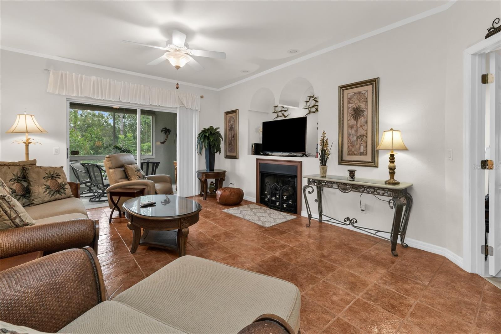 2090 Big Pass Ln #d Property Photo 7