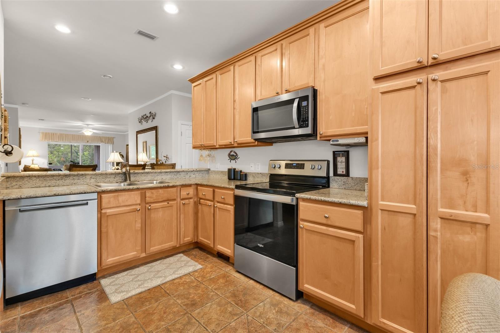 2090 Big Pass Ln #d Property Photo 17