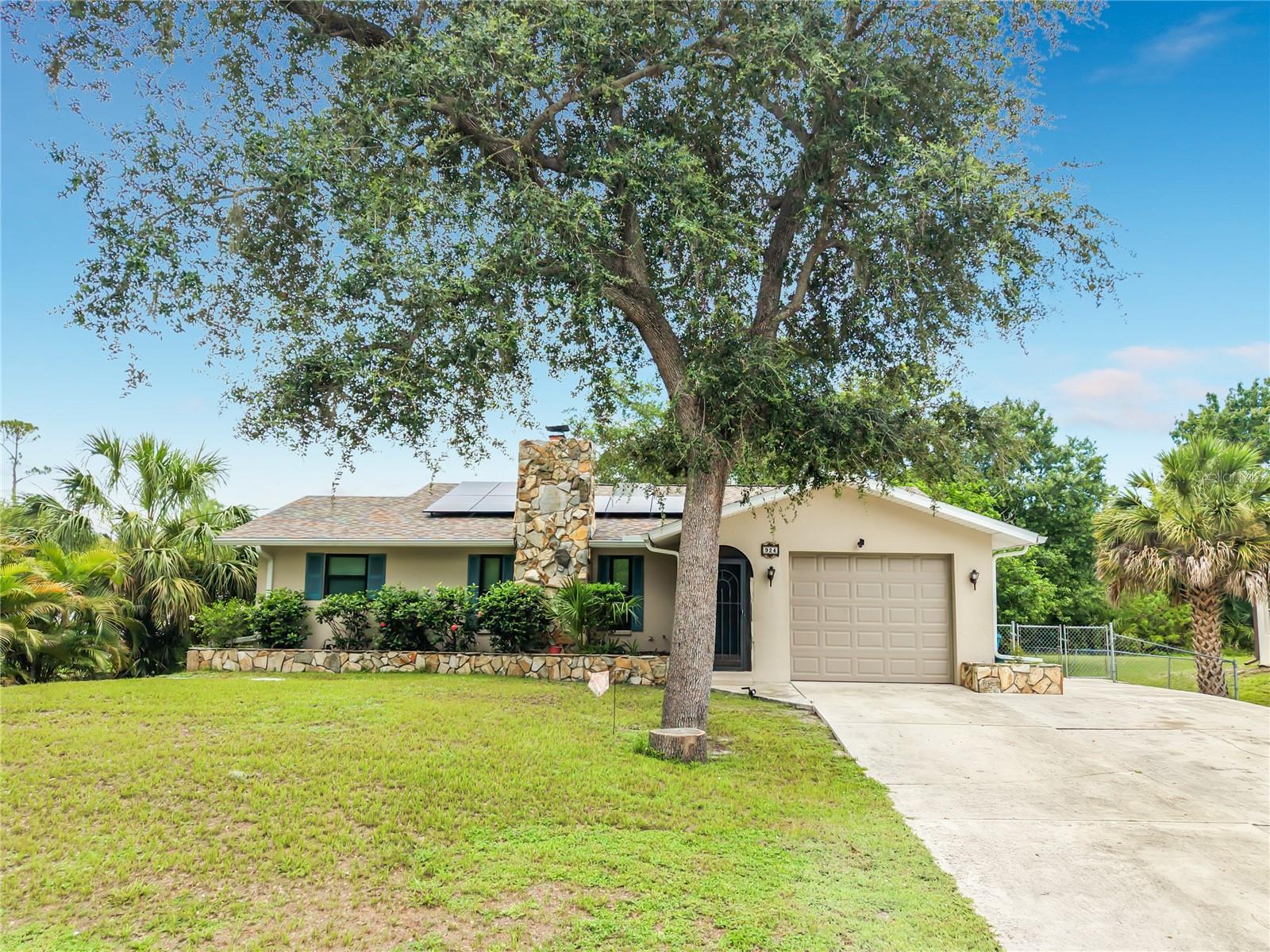 924 PHYLLIS TER Property Photo 1