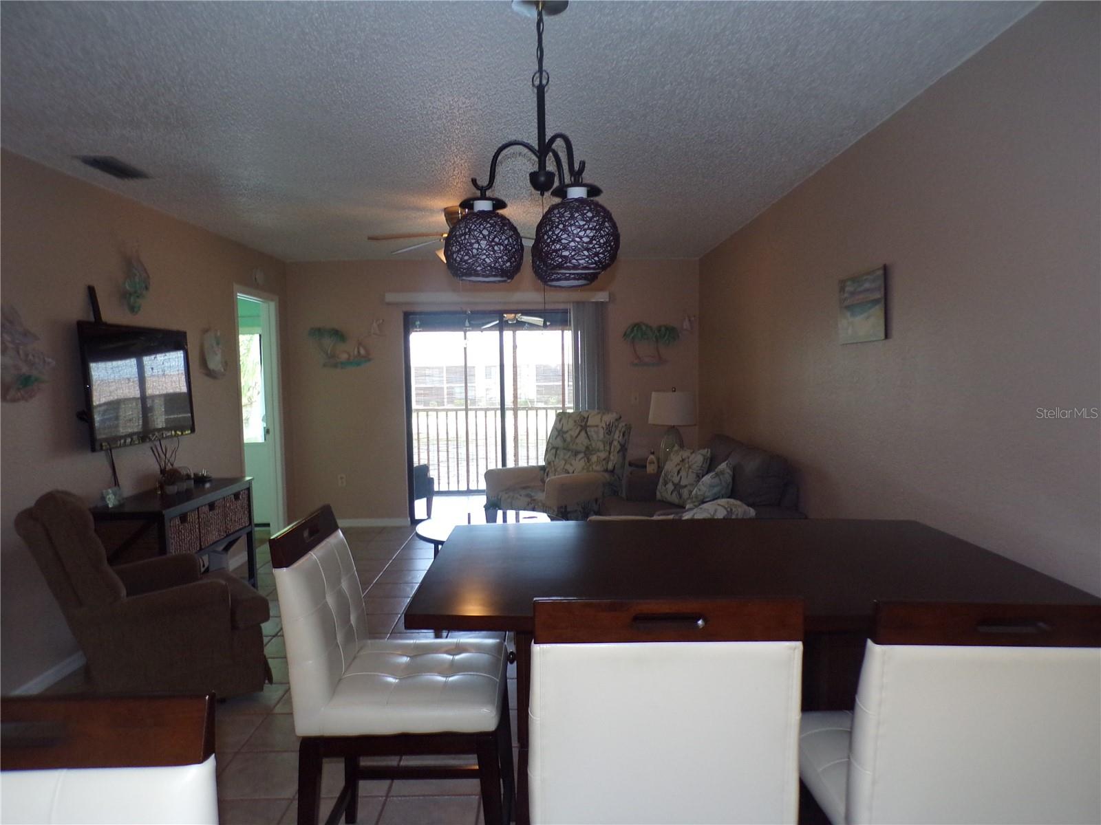 4016 Oakview Dr #j8 Property Photo 2