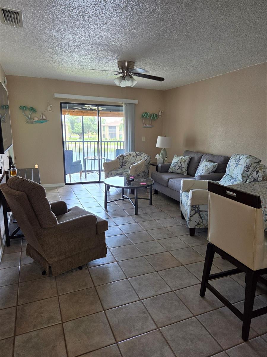 4016 Oakview Dr #j8 Property Photo 3