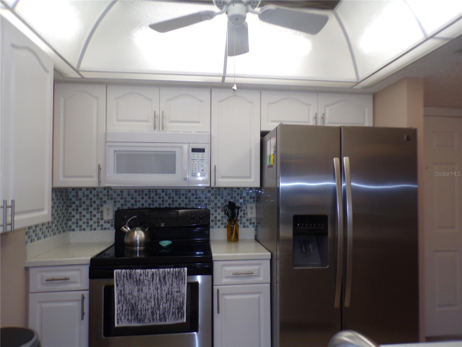 4016 Oakview Dr #j8 Property Photo 4