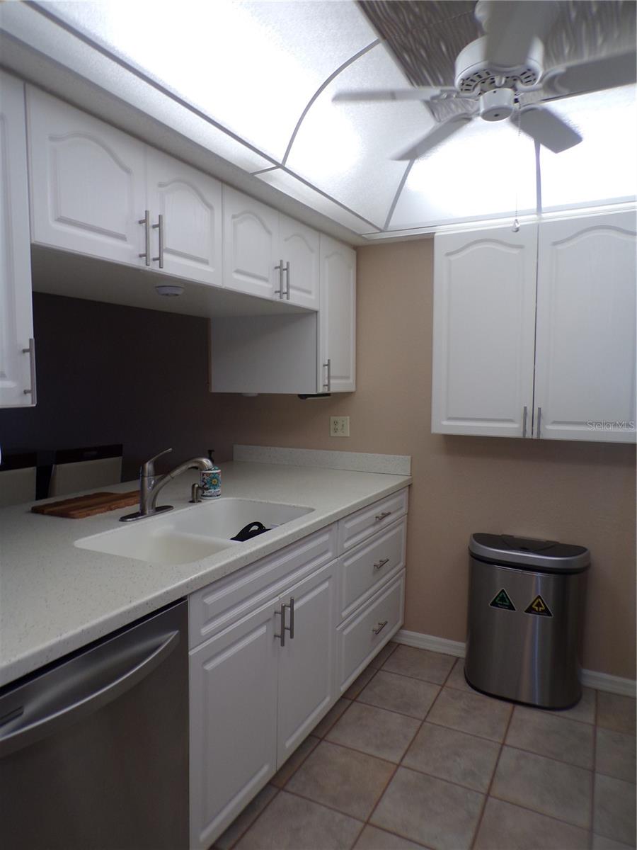 4016 Oakview Dr #j8 Property Photo 5