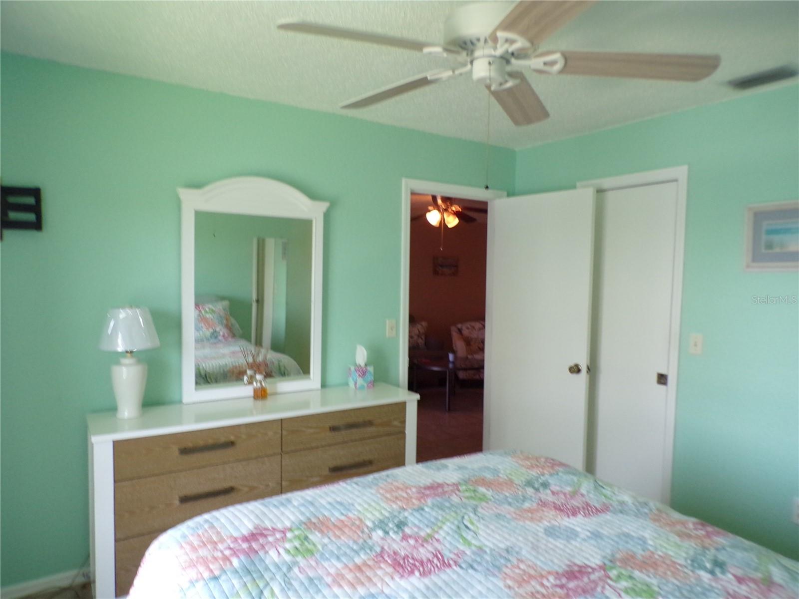 4016 Oakview Dr #j8 Property Photo 18