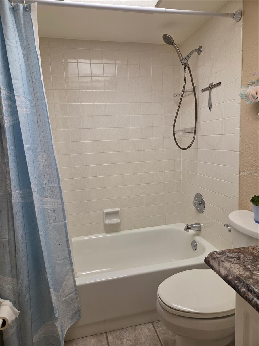 4016 Oakview Dr #j8 Property Photo 26