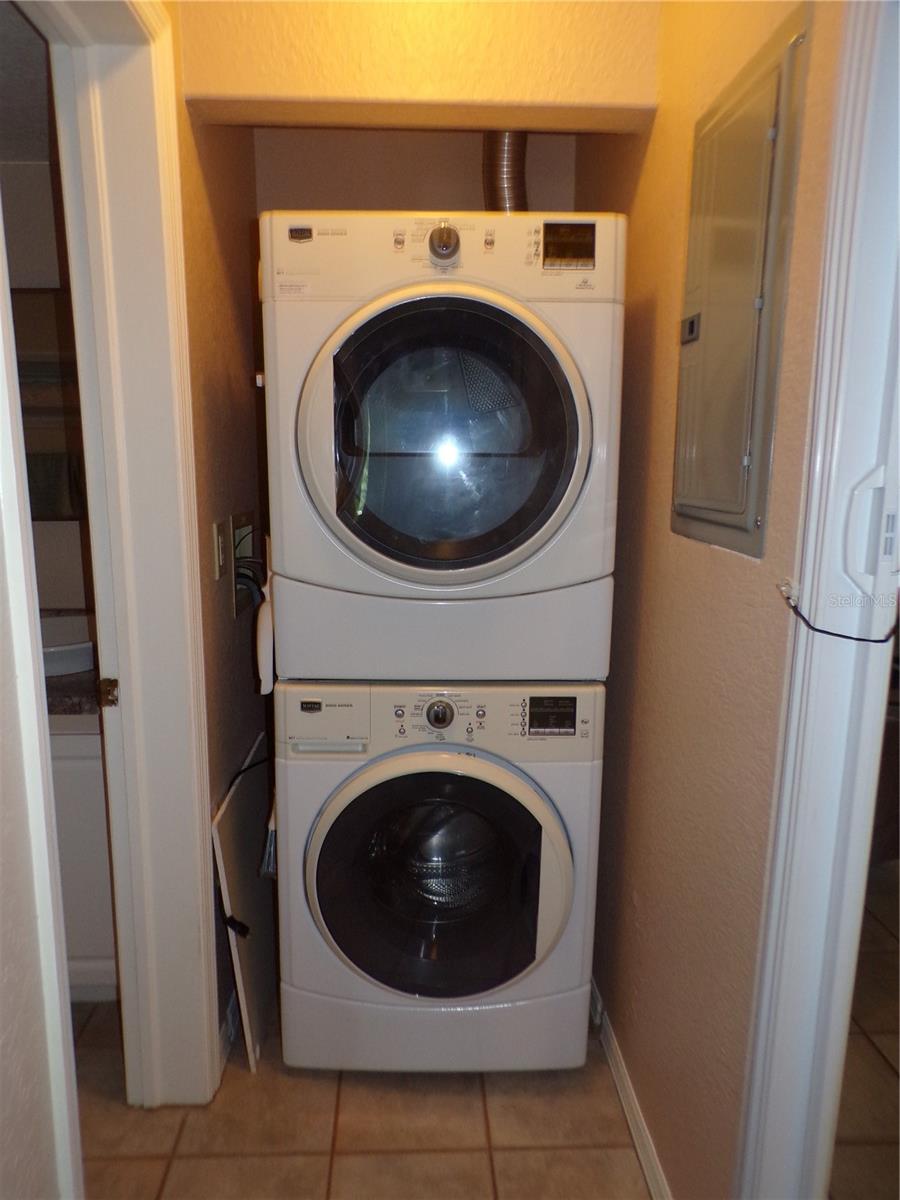 4016 Oakview Dr #j8 Property Photo 39