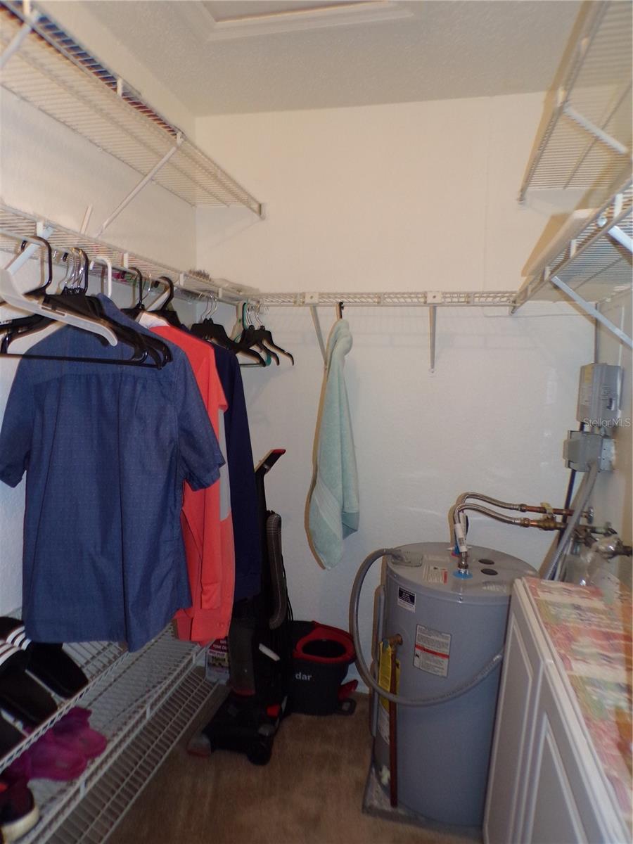4016 Oakview Dr #j8 Property Photo 40