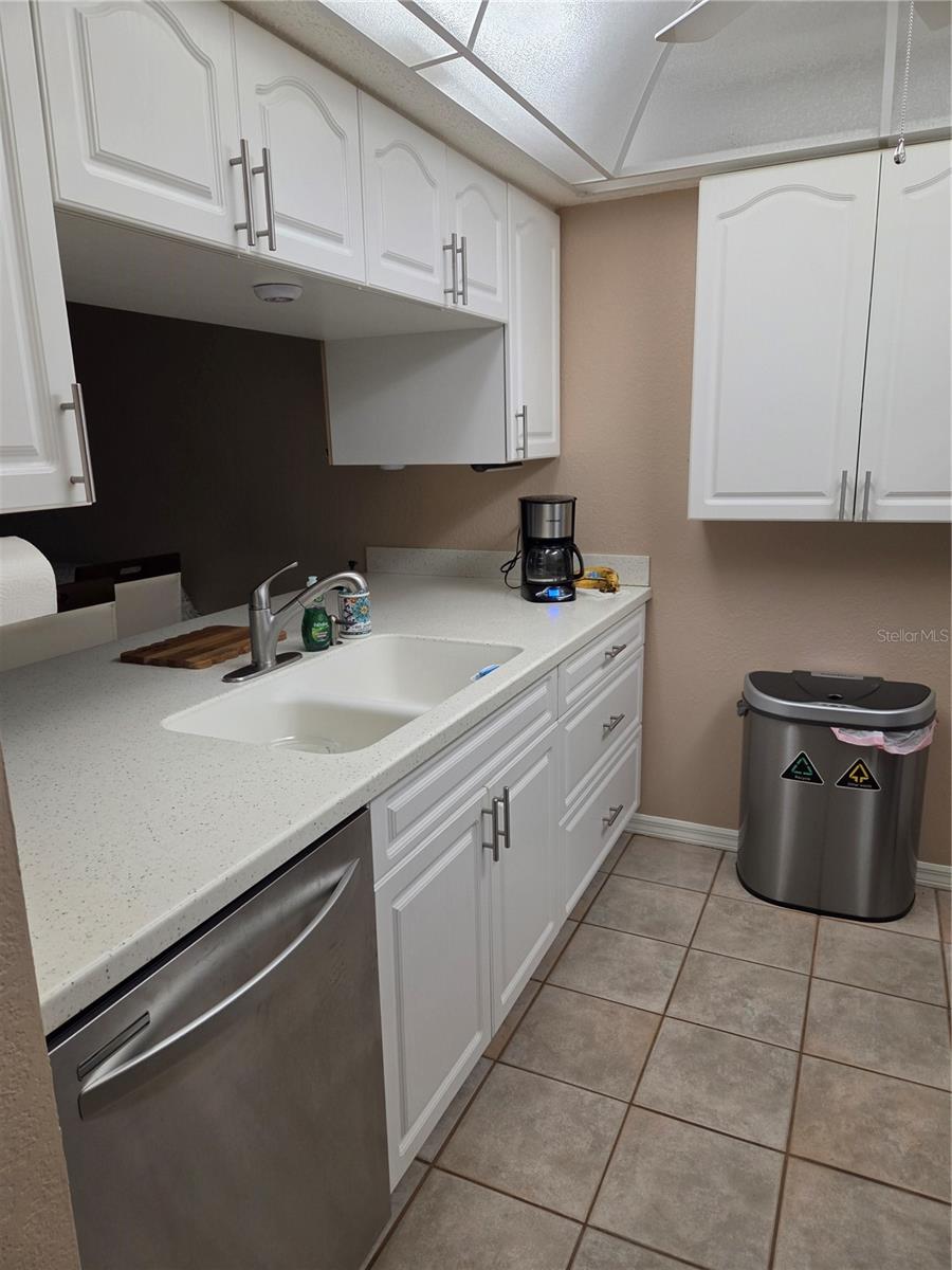 4016 Oakview Dr #j8 Property Photo 54