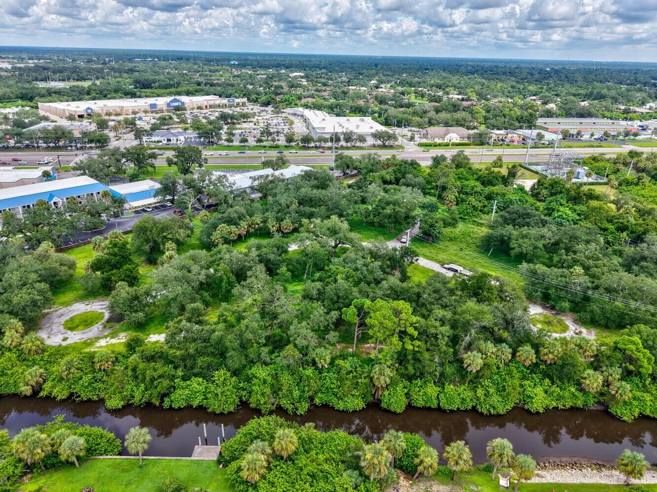 1999 Tamiami Trl Property Photo 13