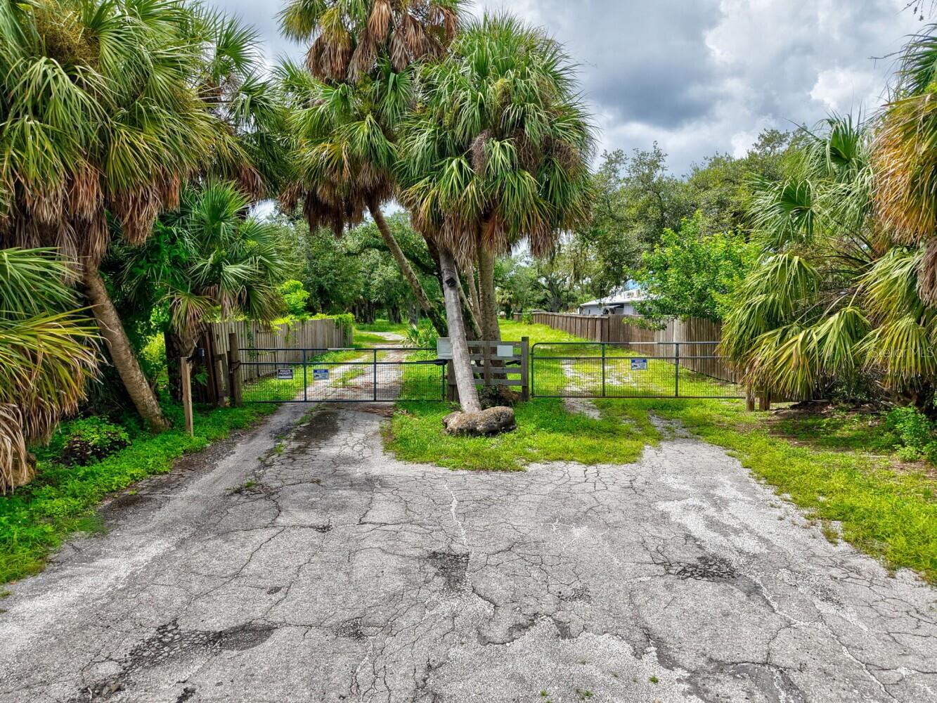 1999 Tamiami Trl Property Photo 14