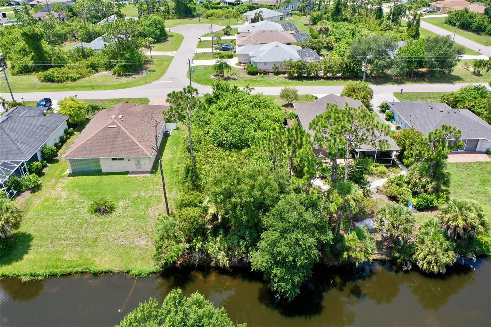 182 Albatross Rd Property Photo 1