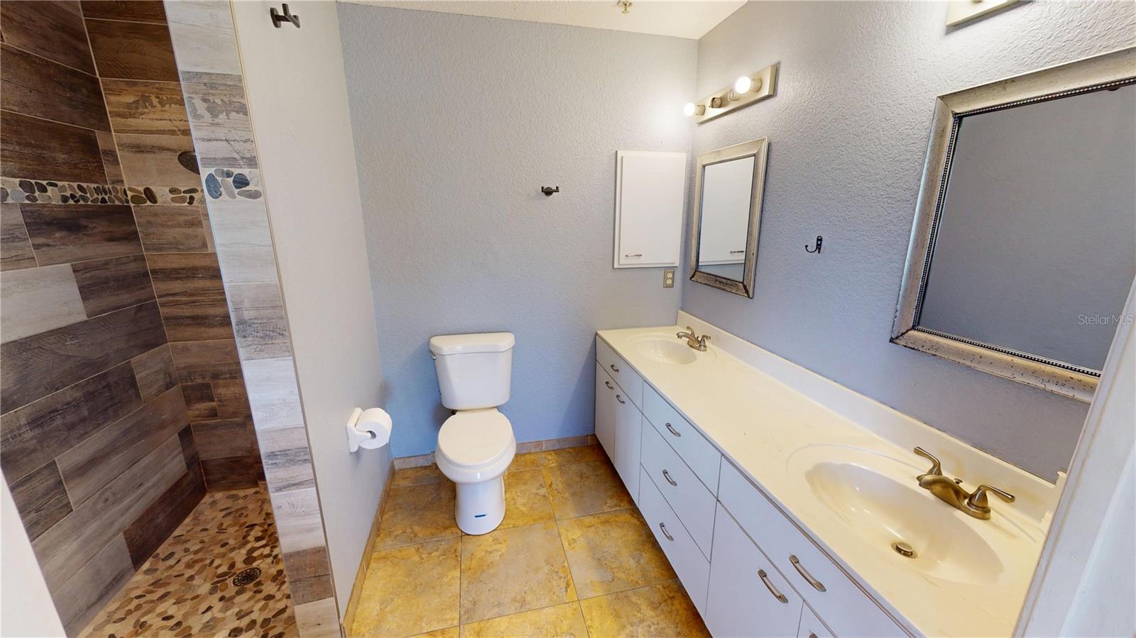 22262 Seyburn Ter Property Photo 16