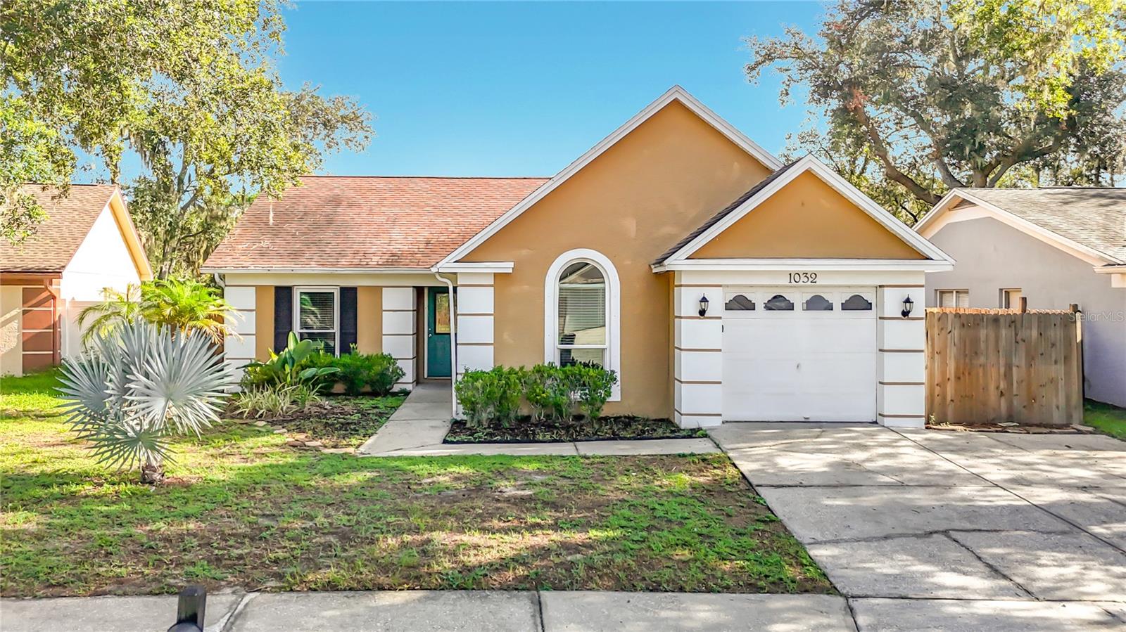 1032 HARDWOOD DR Property Photo 1