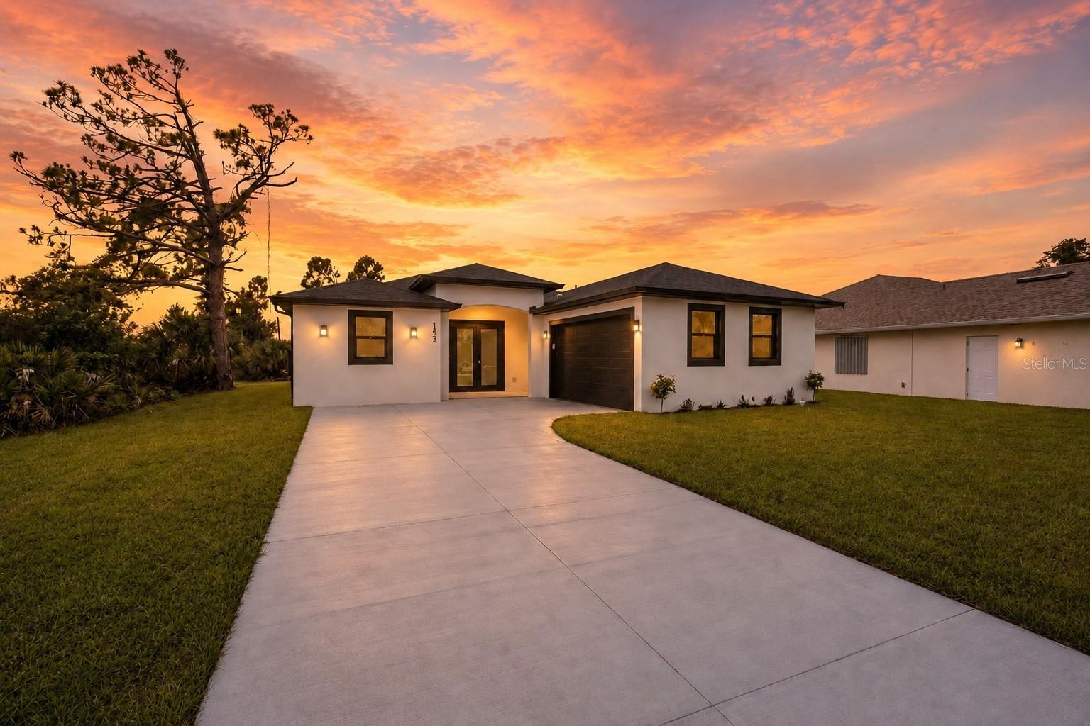 153 AUSTRALIAN DR Property Photo 1