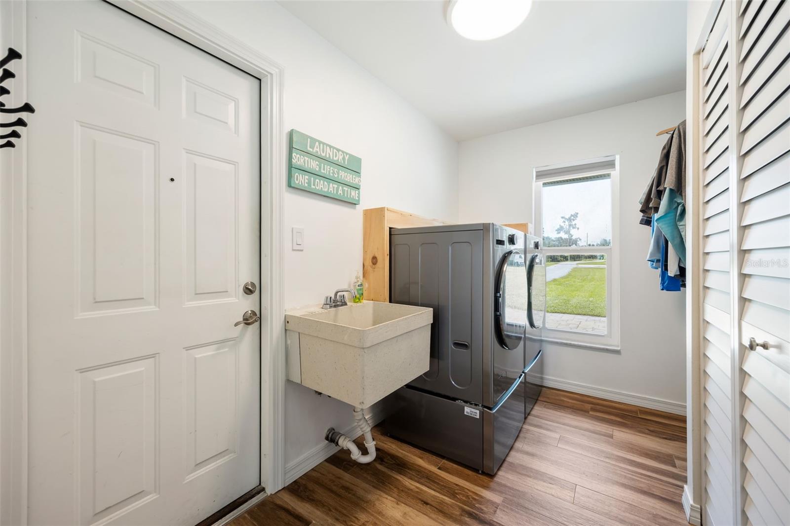 37951 Washington Loop Rd Property Photo 37