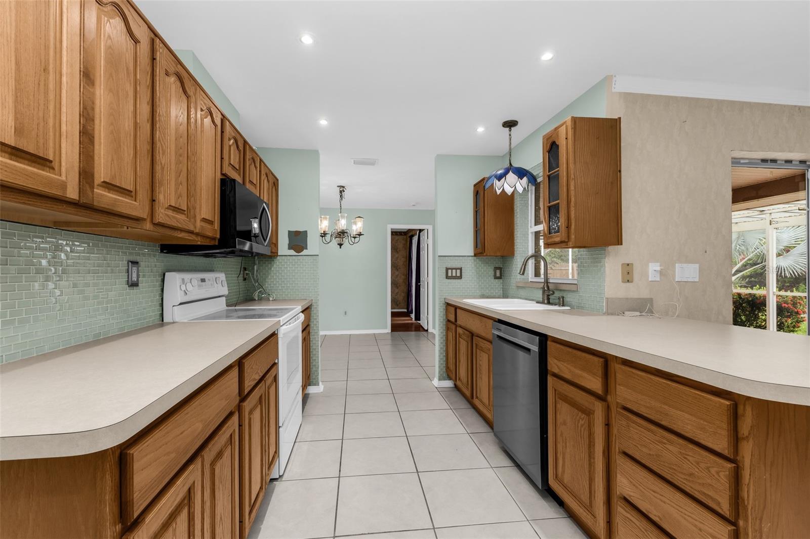 18577 Jay Ave Property Photo 5