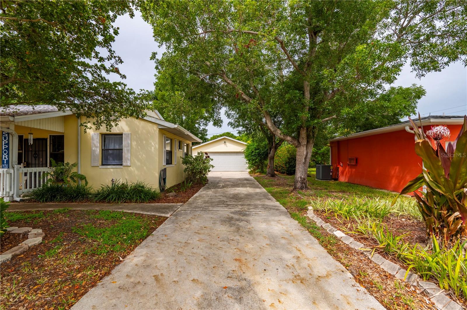 311 Gill St Property Photo 5