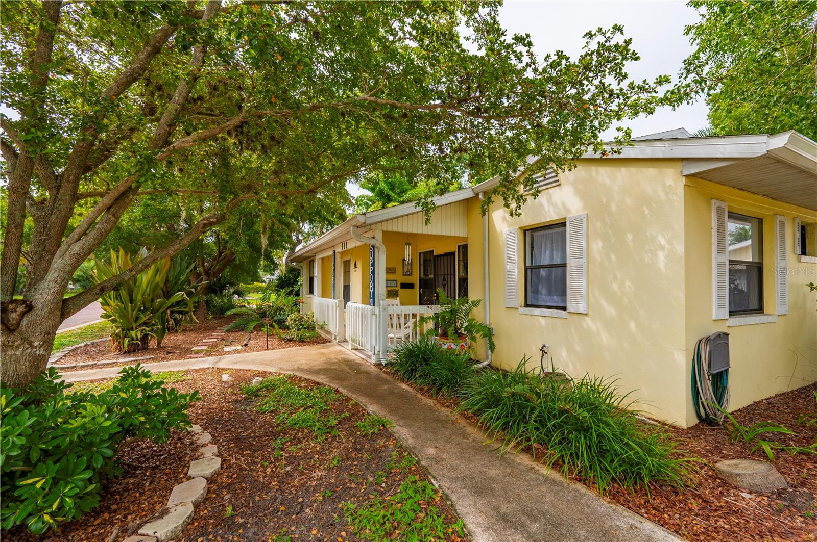 311 Gill St Property Photo 8