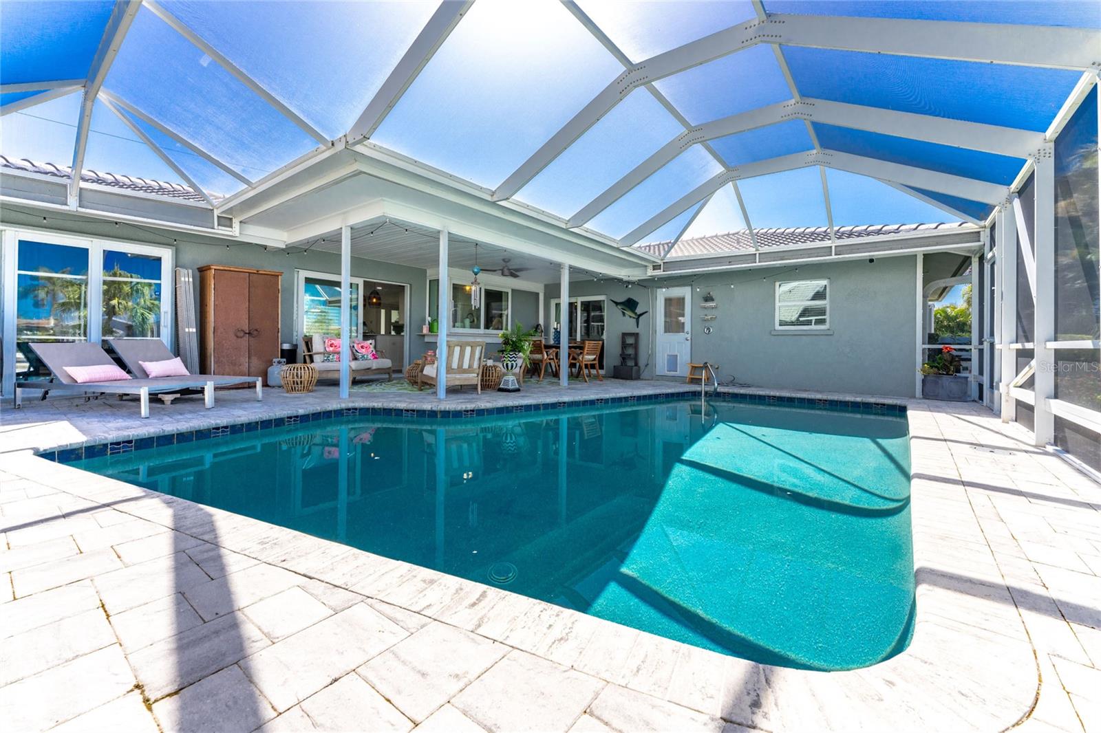 321 Capri Isles Ct Property Photo 61