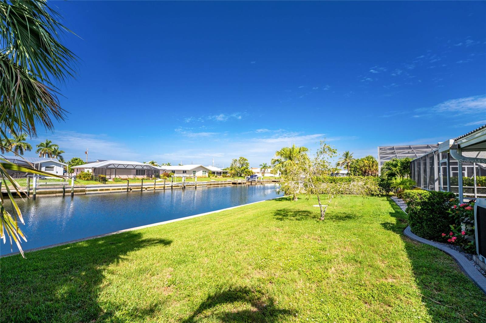 321 Capri Isles Ct Property Photo 65