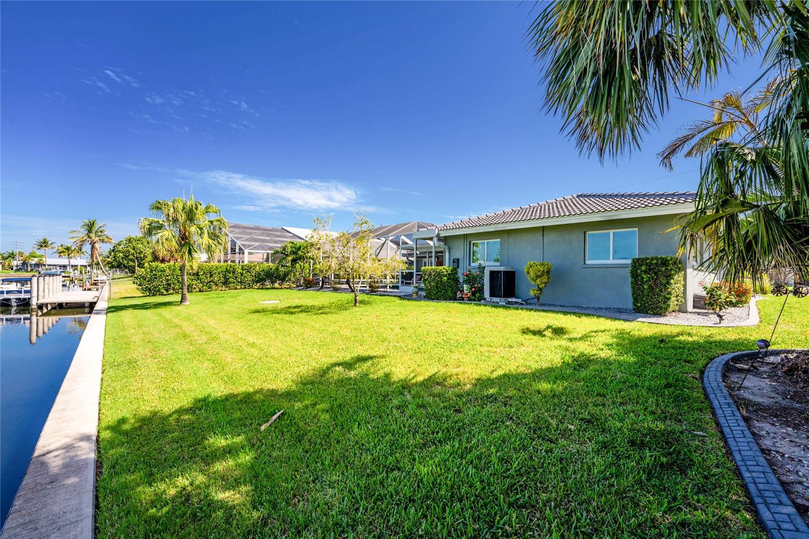 321 Capri Isles Ct Property Photo 68