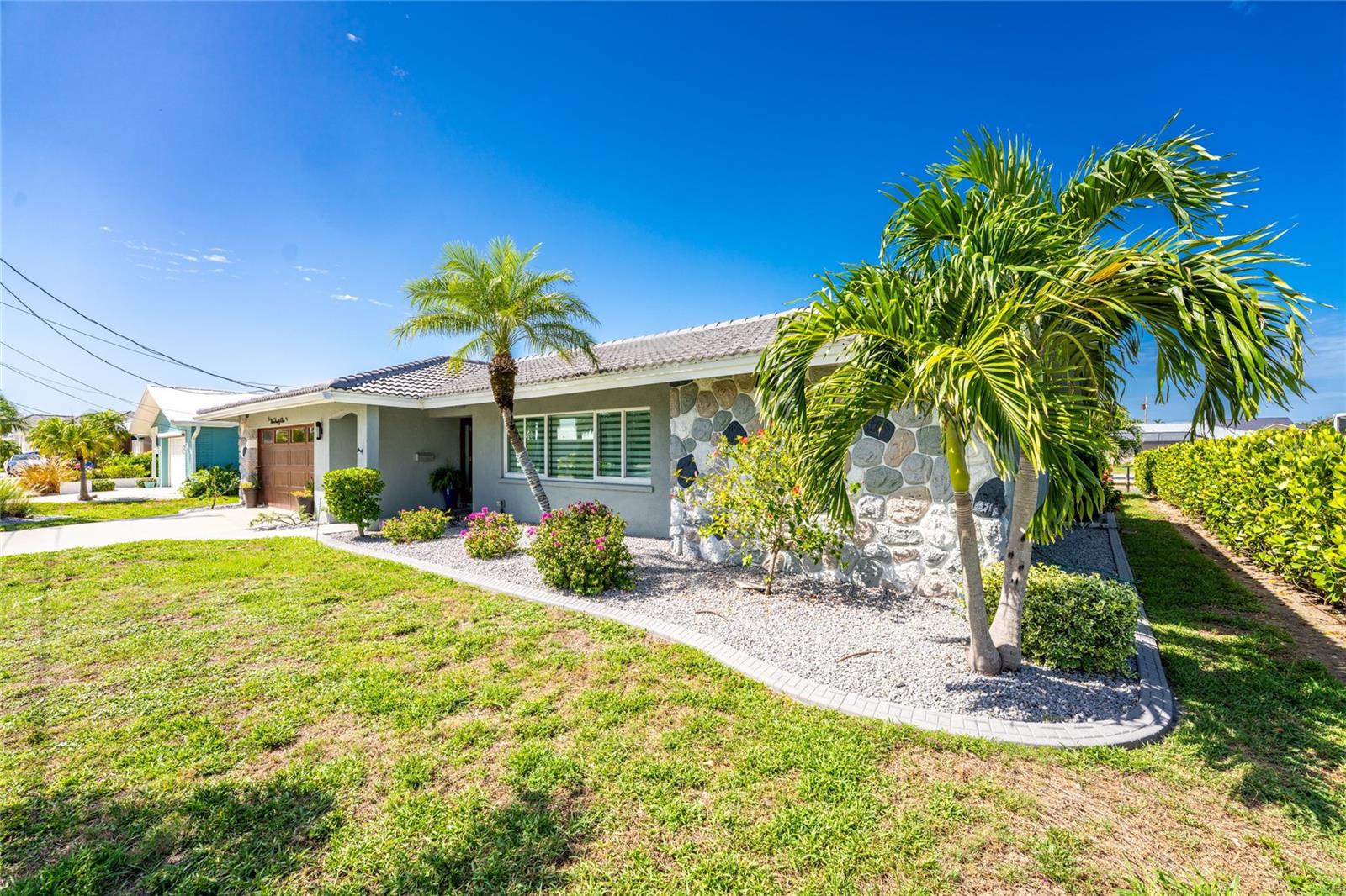 321 Capri Isles Ct Property Photo 71