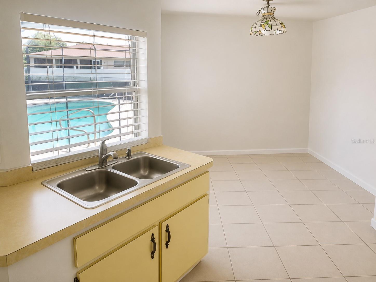 4222 Cockrell St Property Photo 5