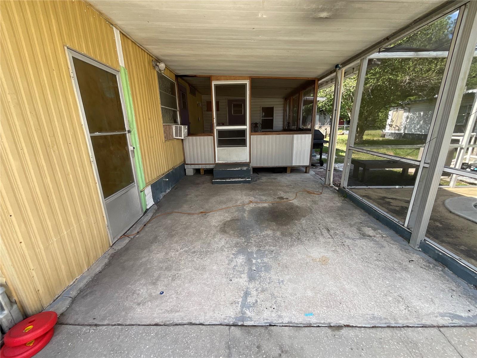702 JERSEY CT Property Photo 1