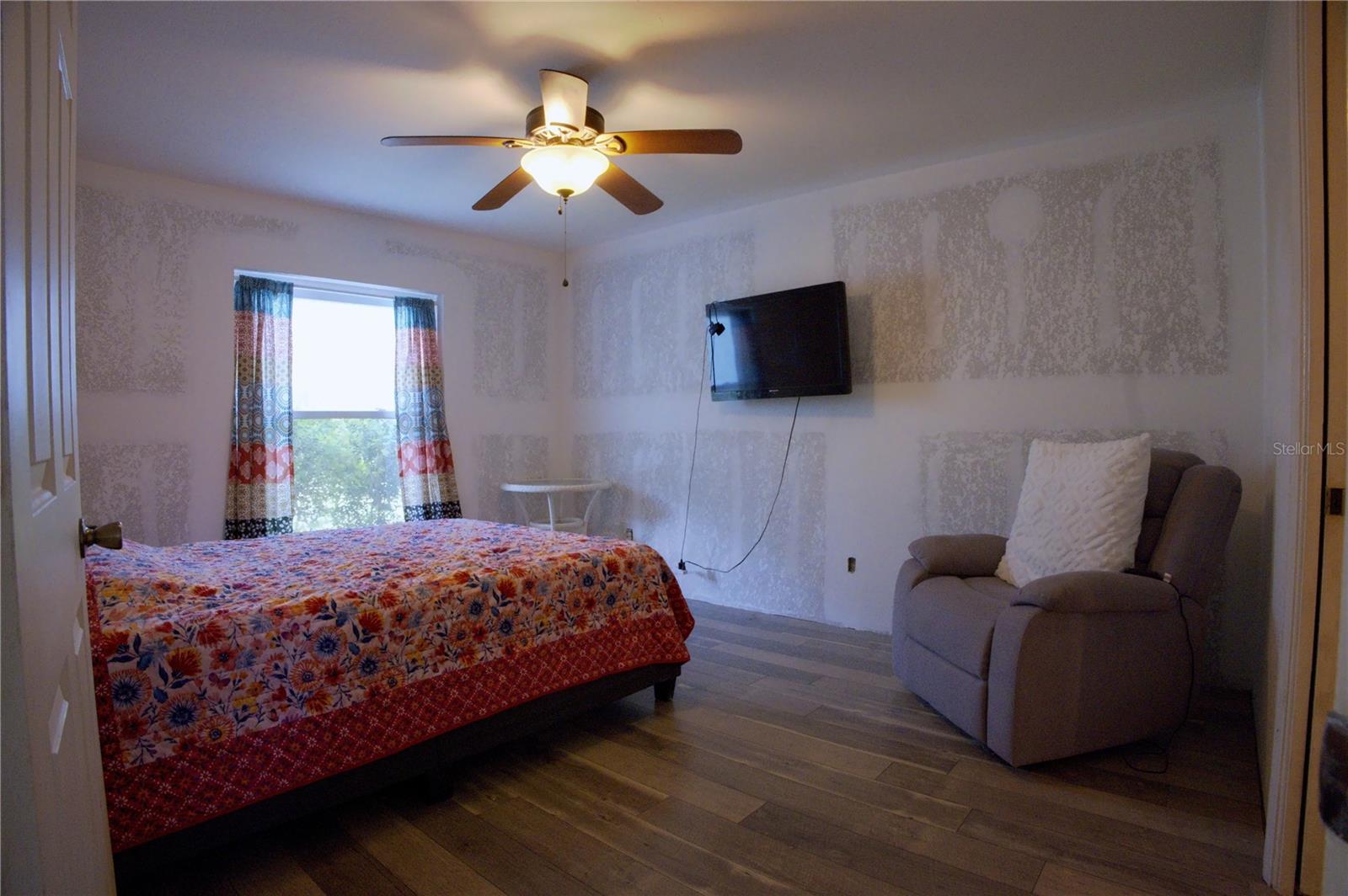 4621 Eldron Property Photo 2
