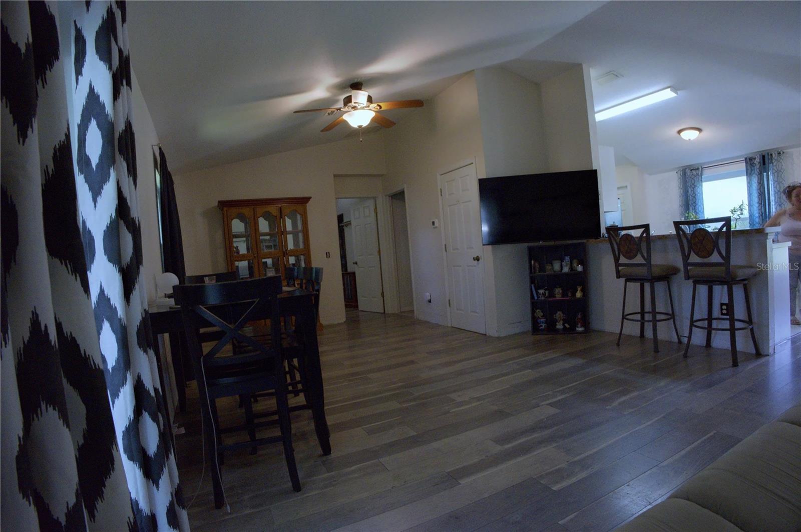 4621 Eldron Property Photo 6
