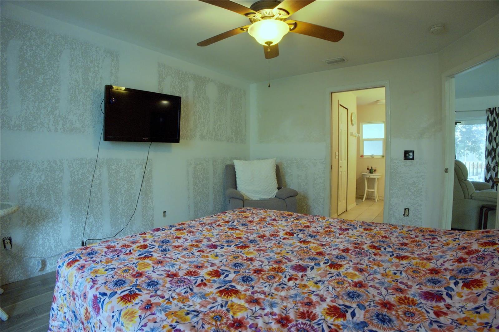 4621 Eldron Property Photo 8