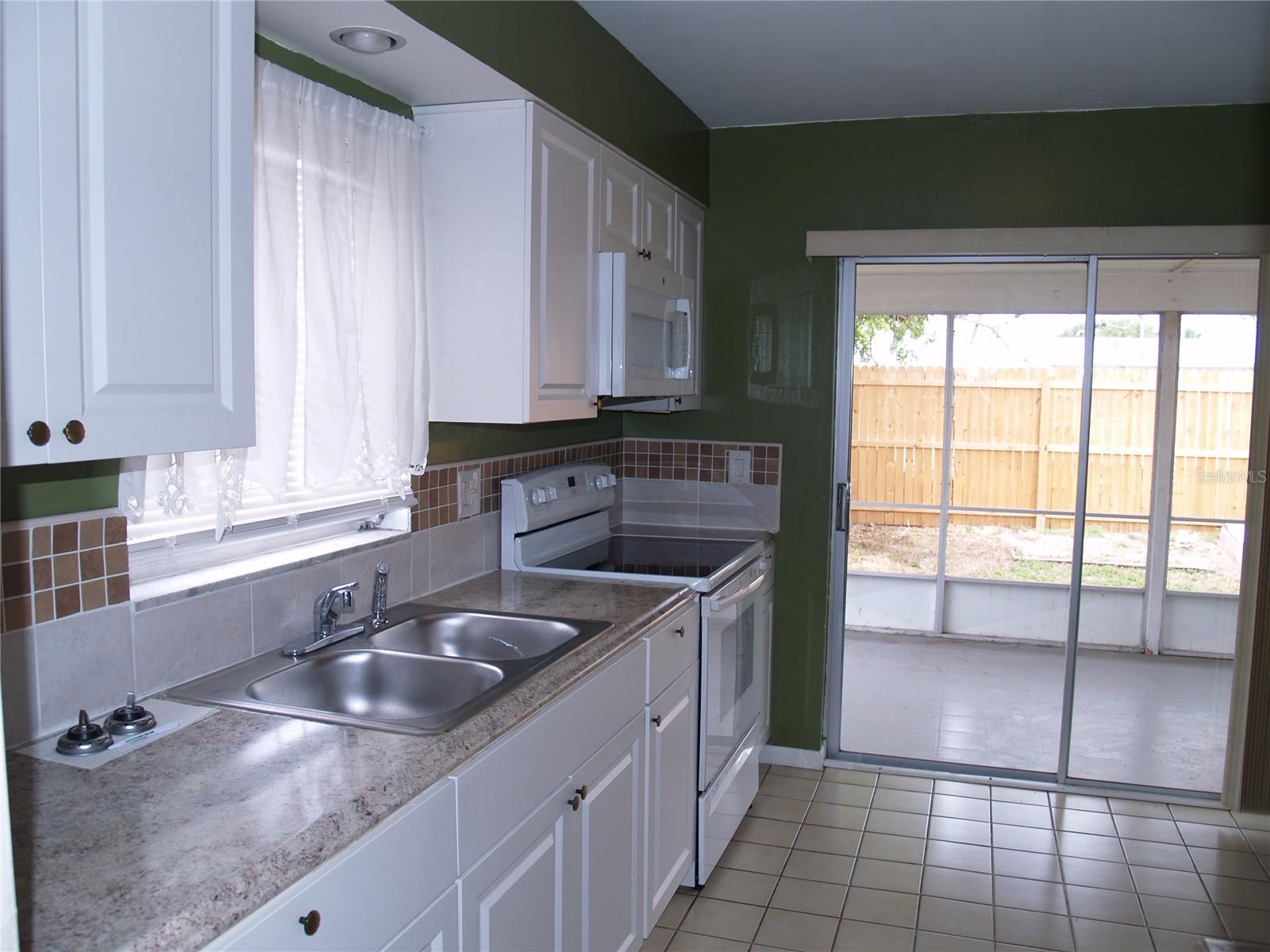 21306 Stillwater Ave Property Photo 5