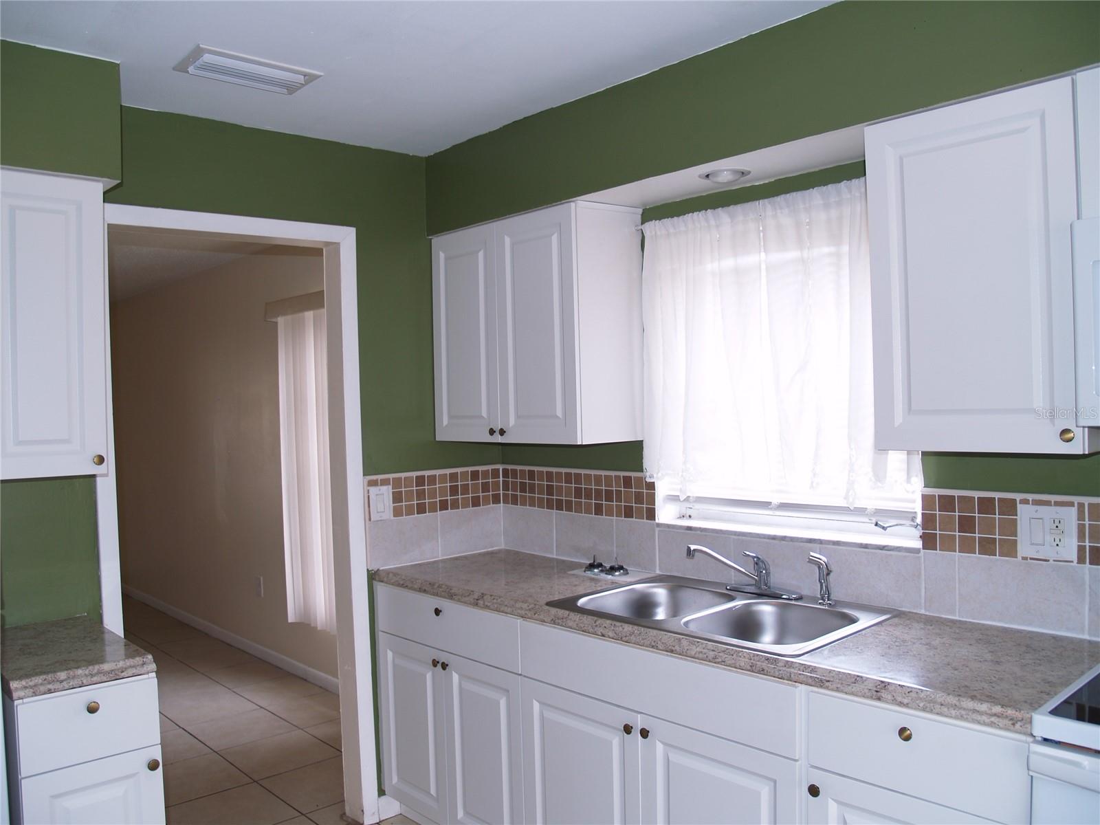 21306 Stillwater Ave Property Photo 6