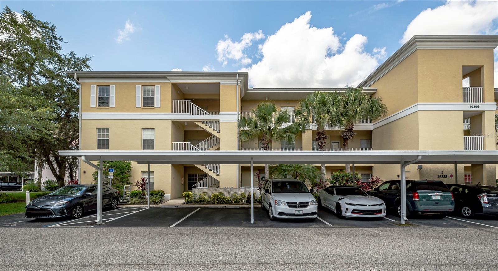 19355 Water Oak Dr #101 Property Photo 4