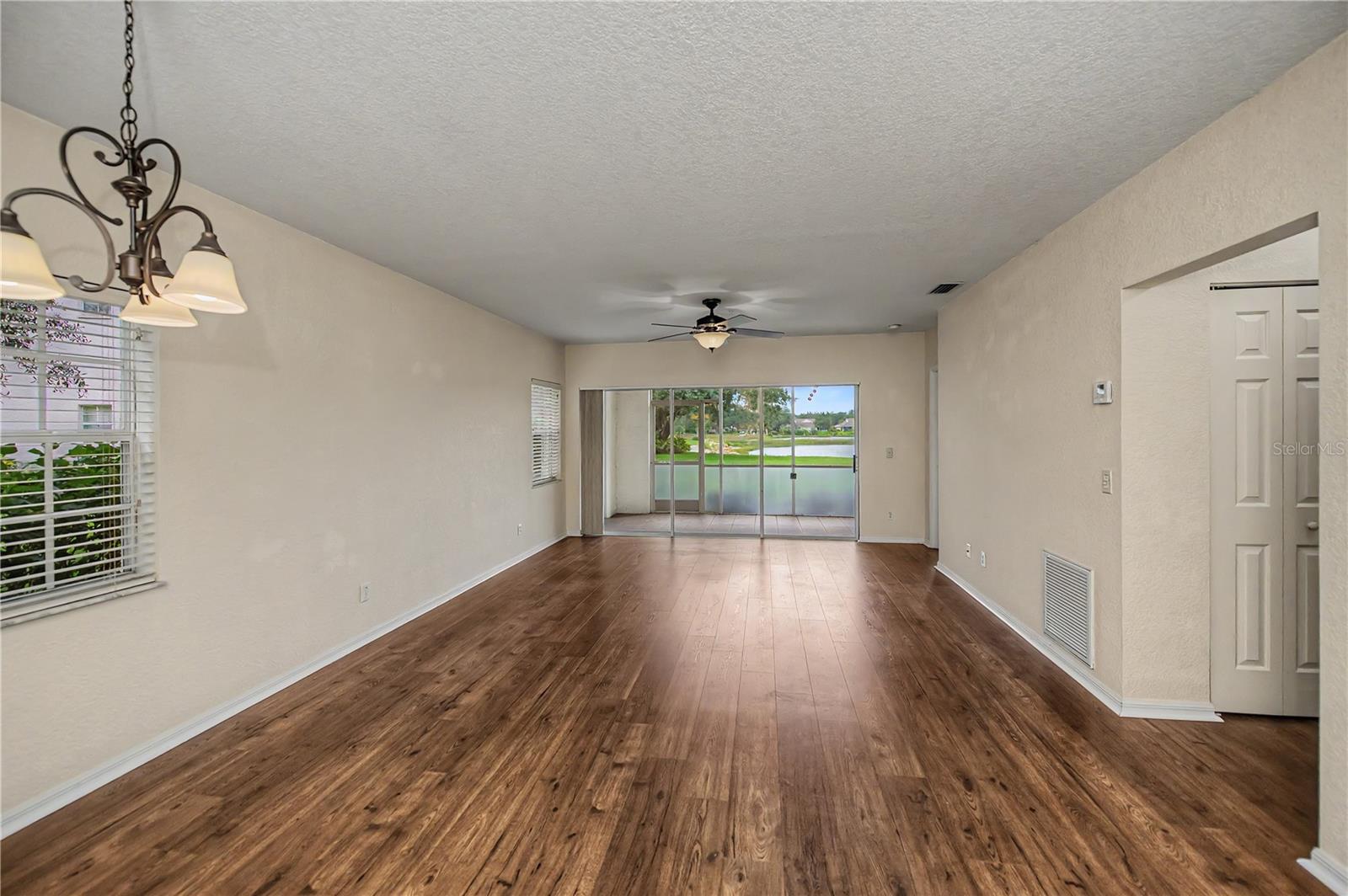 19355 Water Oak Dr #101 Property Photo 14