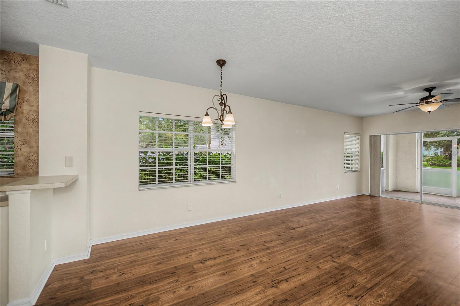 19355 Water Oak Dr #101 Property Photo 23