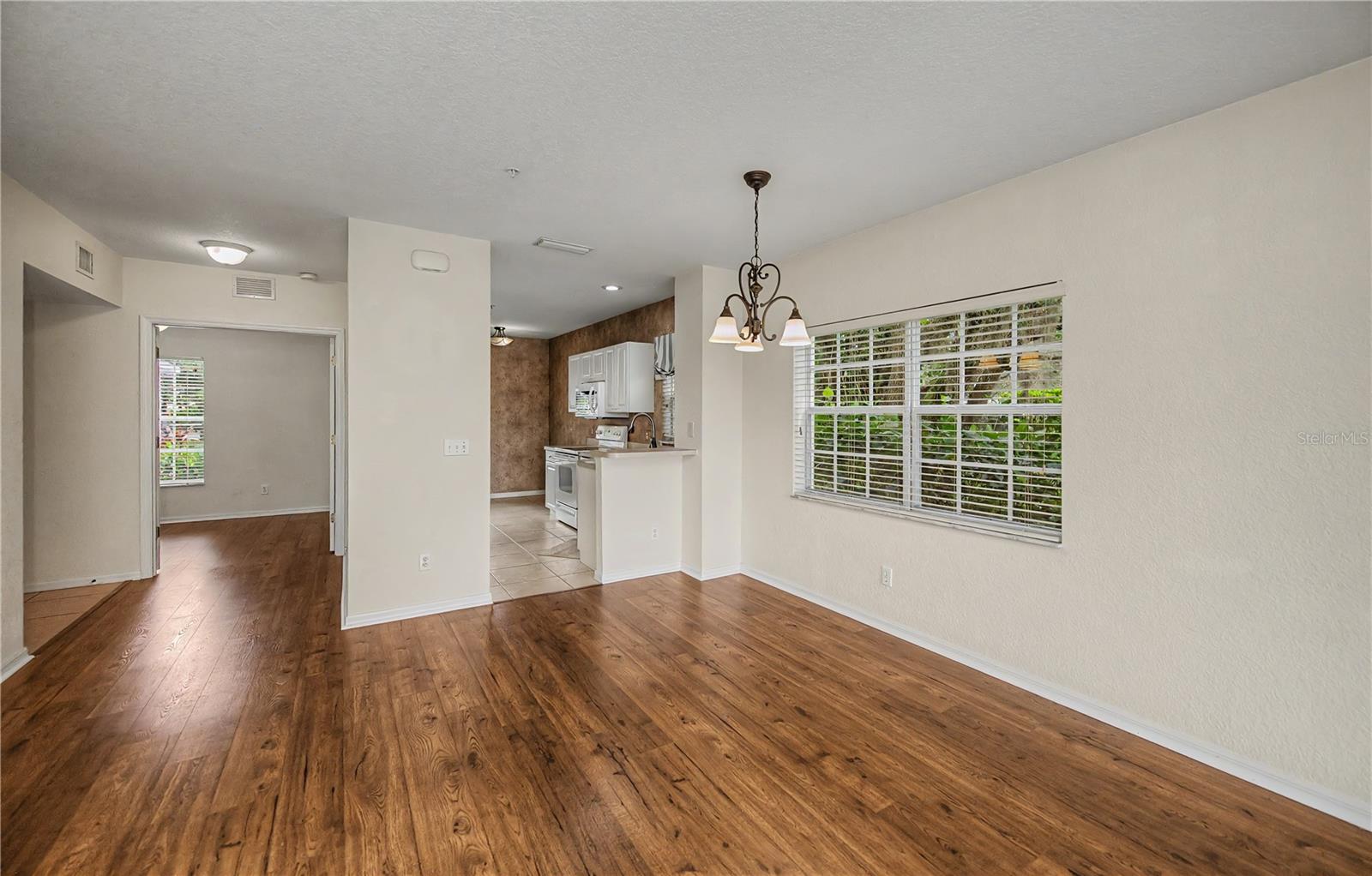 19355 Water Oak Dr #101 Property Photo 24