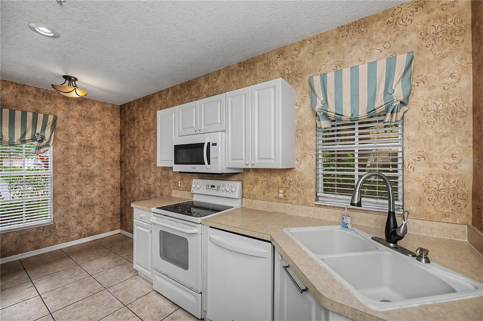19355 Water Oak Dr #101 Property Photo 29