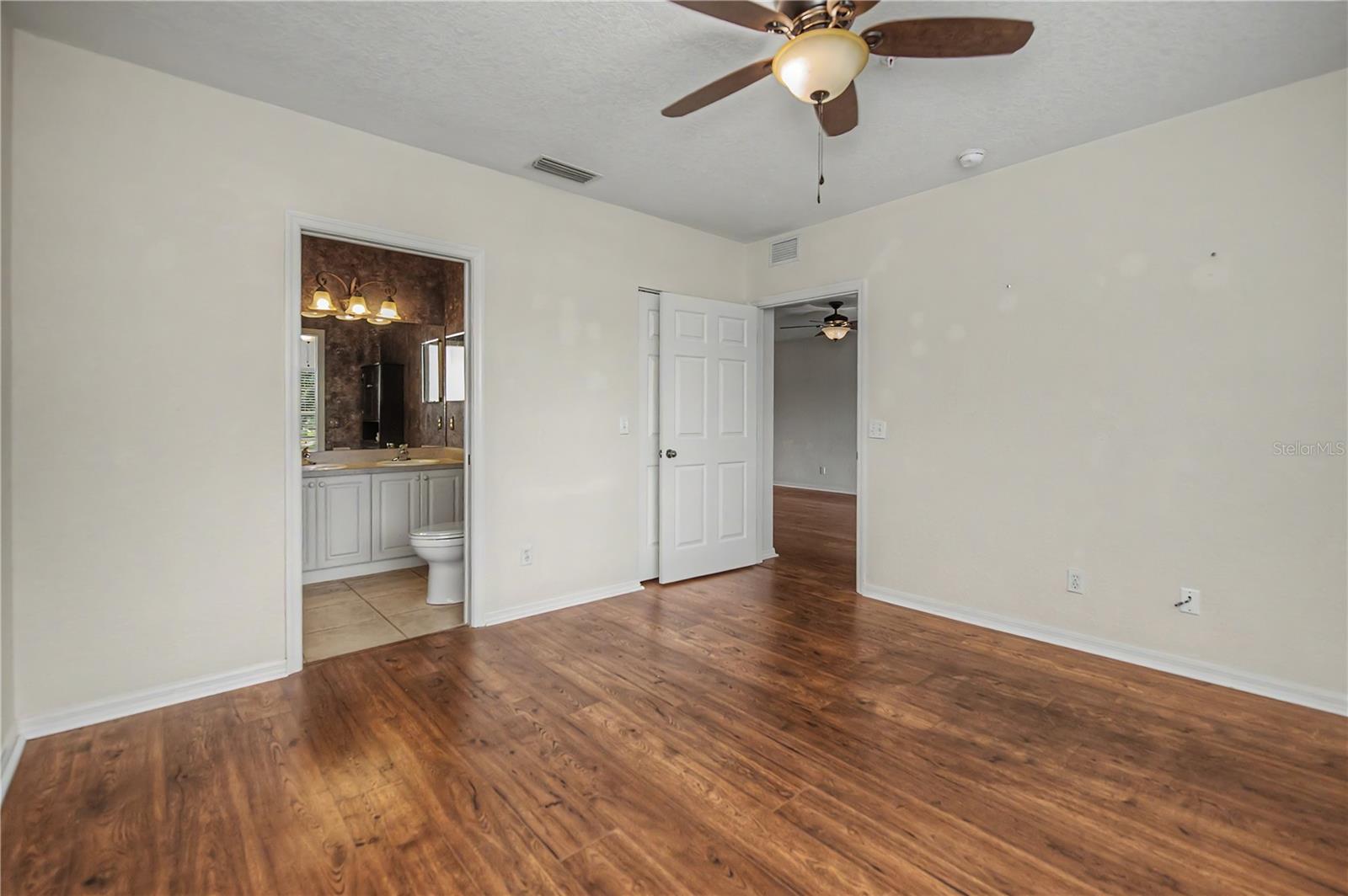 19355 Water Oak Dr #101 Property Photo 34
